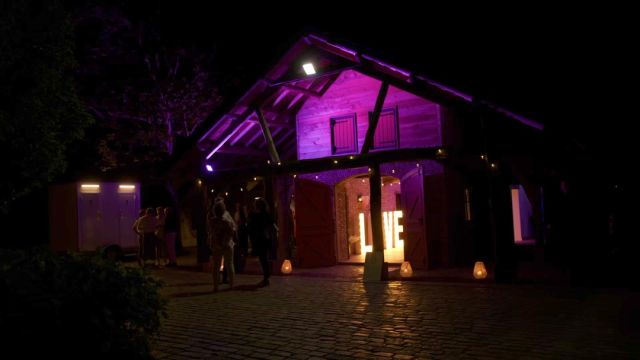 🌟 Wat een onvergetelijke avond! 🌟 DJ Geert Bergers bracht de feestvreugde naar een heel nieuw niveau op deze prachtige bruiloft! 🥳💍 Met geweldige mensen en een waanzinnige vibe, hebben we de dansvloer laten knallen en herinneringen gemaakt die een leven lang meegaan. Dank aan iedereen die deze avond zo speciaal heeft gemaakt! 🎶❤️

DJ: @djgeertbergers

Video: @edmamawema

Locatie: Bijzonder vermaak St. Oedenrode

#BruiloftParty #DJGeertBergers #GeweldigeMensen #MooieVibe #DansvloerKnallen #OnvergetelijkeHerinneringen #FeestjeVoorHetLeven #LoveAndMusic